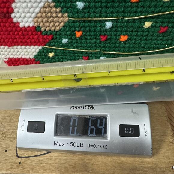 Vintage Handmade Plastic Canvas Christmas Bear Tree Basket Needlepoint Holiday - Picture 10 of 10